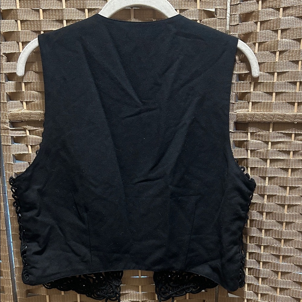 ravel Black Open-Front Decorative Vest - Picture 5 of 5